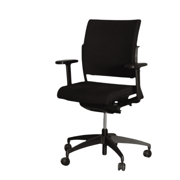 Zwarte Sitag World bureaustoel met ergonomische rugleuning en flexibel mesh design
