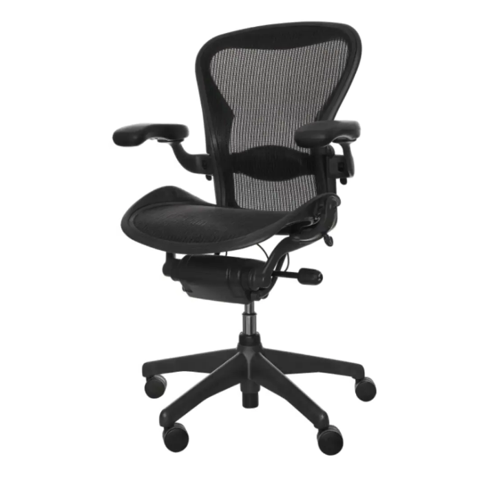Herman Miller Aeron bureaustoel in Graphite met ergonomische mesh‑rugleuning en verstelbare zithouding