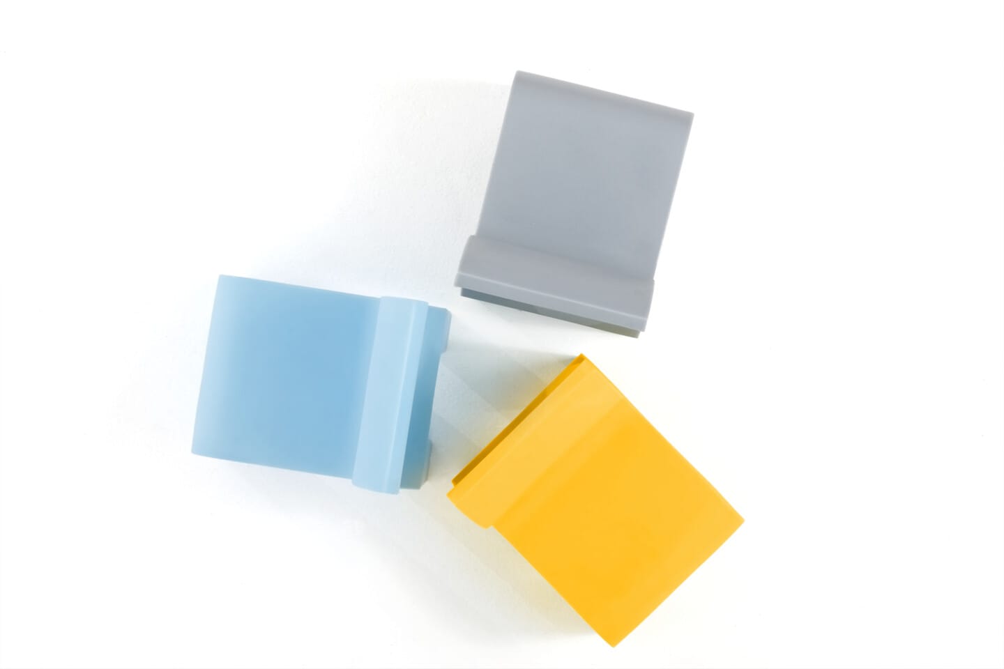 landscapexl-Gispen-Bronto-chair-grey-yellow-lightblue